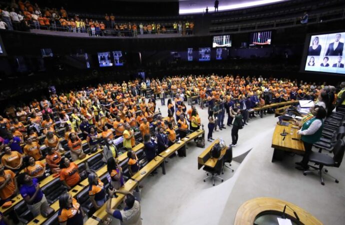 Sessão solene, deputados elogiam atuação dos agentes comunitários de saúde e de combate às endemias