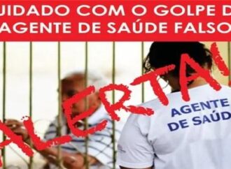Prefeitura de São Gonçalo alerta para o golpe do falso agente de saúde; idosa alega prejuízo de R$ 5 mil A Secretaria Municipal de Saúde de São Gonçalo afirmou que os criminosos não têm qualquer vínculo com a prefeitura e que os uniformes utilizados na ação são falsos.