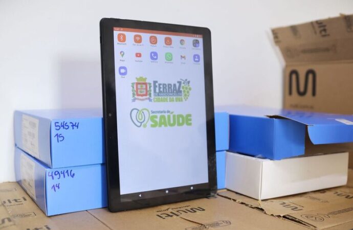Prefeitura de Ferraz inicia entrega de tablets aos agentes de saúde para melhorar atendimento aos ferrazenses
