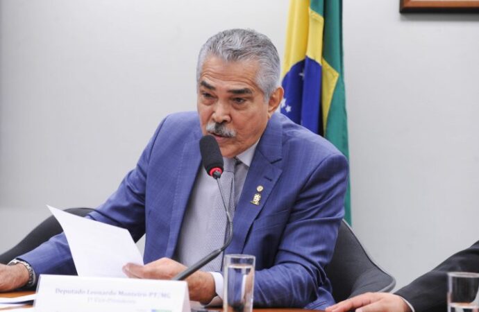 Comissão aprova reduzir carga horária de agente de saúde para 30 horas semanais