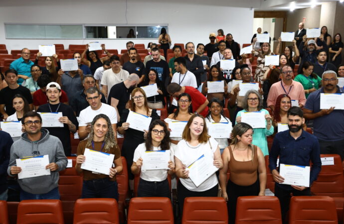 Agentes de saúde e combate às endemias de São José dos Campos  recebem certificados