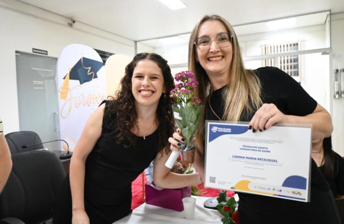 Dois Irmãos realiza formatura de agentes comunitários de saúde e de endemias