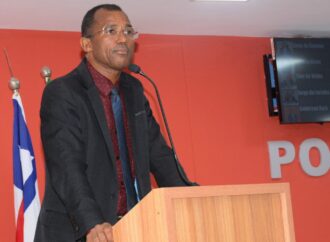 Vereador Thor de Ninha cobra regulamentação das diretrizes dos TACS  durante sessão na Câmara de Alagoinhas-BA