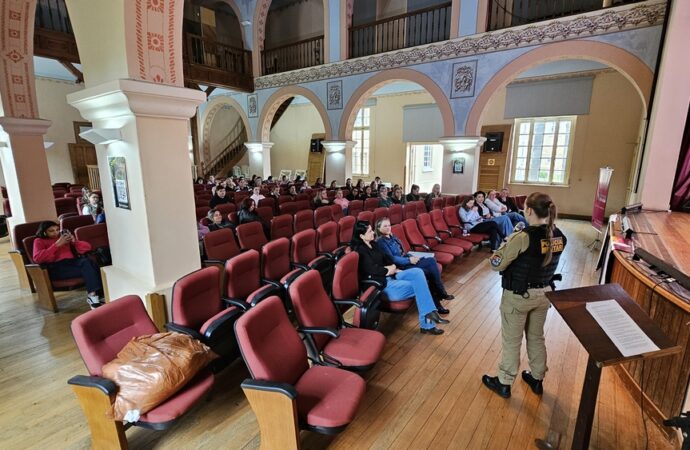 Agentes comunitários de Rio Negro participam de capacitação sobre “Violência doméstica e familiar”