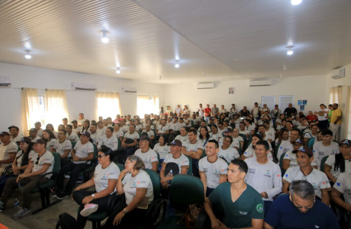 Prefeitura de Parintins realizou, nesta quarta-feira (24), a entrega de cerca de 240 dispositivos móveis para Agentes Comunitários de Saúde (ACS)