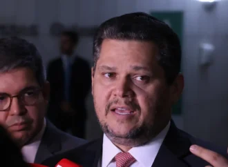Plenário analisa PEC dos agentes de saúde