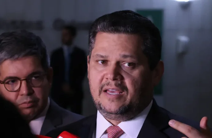 Plenário analisa PEC dos agentes de saúde