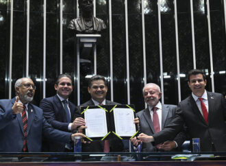 Congresso promulga aposentadoria especial para agentes de saúde
