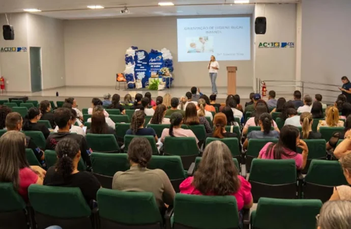 Prefeitura promove capacitação para agentes comunitários de saúde sobre saúde bucal e saúde da mulher